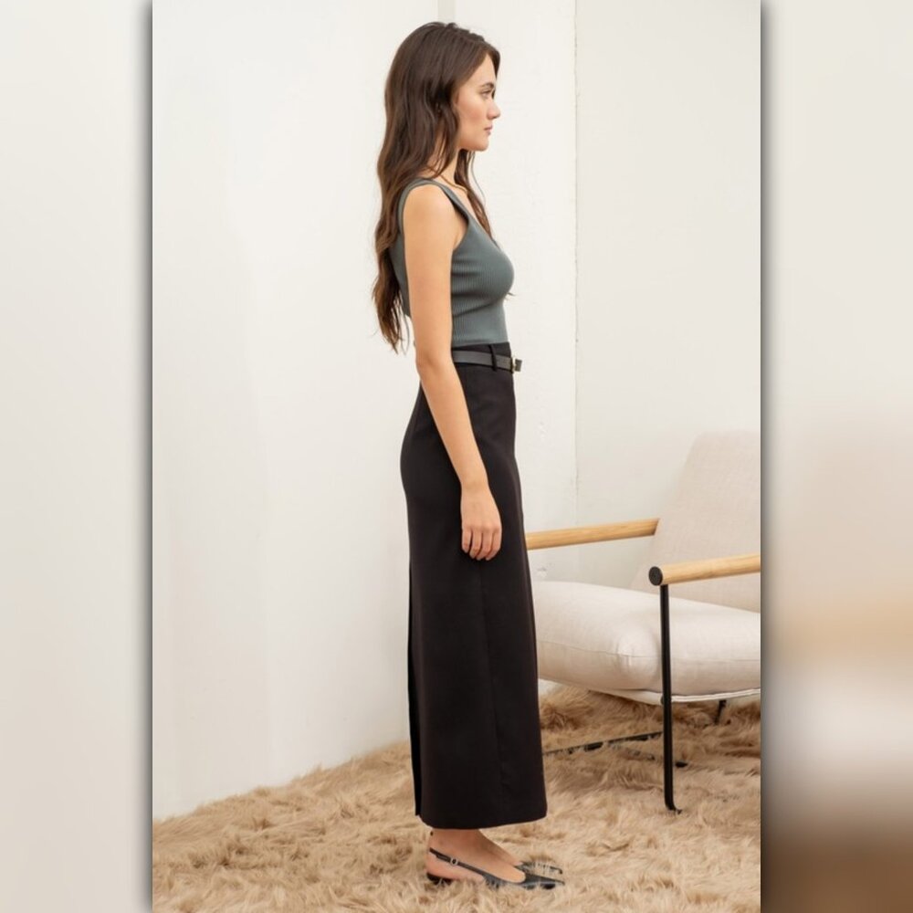 V Neck Sleeveless Ribbed Tank Top - Picture 3 of 5